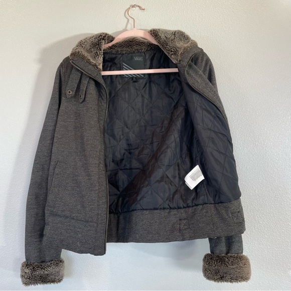 Vans Faux Fur Trim Bomber Jacket Women Sz Medium Full Zip Brown/Gray Lined - Picture 3 of 12